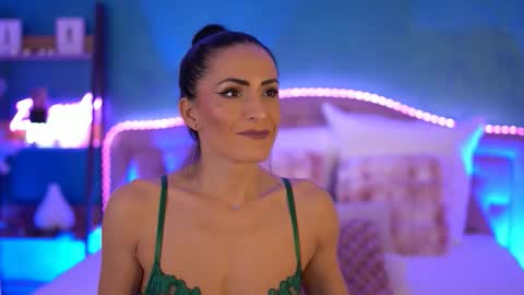 RaisaVawn online show from March 17, 6:50 am