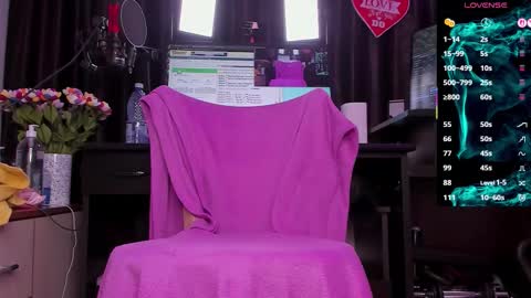Laura online show from October 2, 2:40 am