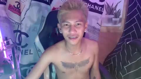 Snapshot of ralfhuge24 chatting on September 26, 10:52 am ralfhuge24 online show from September 26, 10:52 am