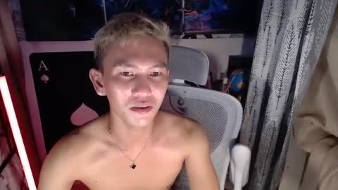 ralfhuge24 online show from April 3, 1:42 pm