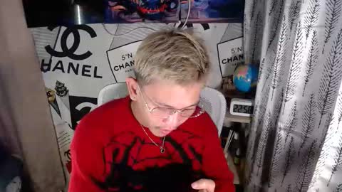 Snapshot of ralfhuge24 chatting on April 25, 2:58 pm ralfhuge24 online show from April 25, 2:58 pm