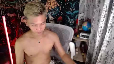Snapshot of ralfhuge24 chatting on May 2, 4:23 pm ralfhuge24 online show from May 2, 4:23 pm