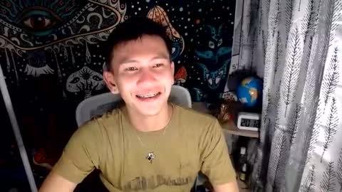 Snapshot of ralfhuge24 chatting on May 17, 12:12 pm ralfhuge24 online show from May 17, 12:12 pm