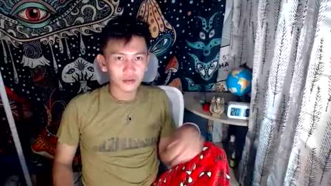 Snapshot of ralfhuge24 chatting on May 18, 12:55 pm ralfhuge24 online show from May 18, 12:55 pm