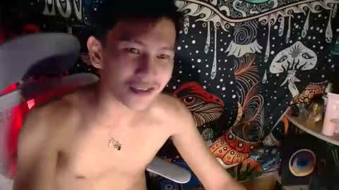 Snapshot of ralfhuge24 chatting on May 28, 4:15 pm ralfhuge24 online show from May 28, 4:15 pm