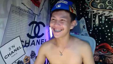 Snapshot of ralfhuge24 chatting on June 3, 9:45 am ralfhuge24 online show from June 3, 9:45 am