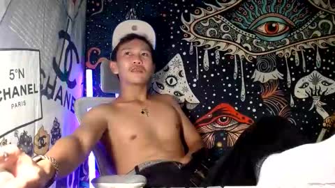 Snapshot of ralfhuge24 chatting on June 4, 7:09 pm ralfhuge24 online show from June 4, 7:09 pm