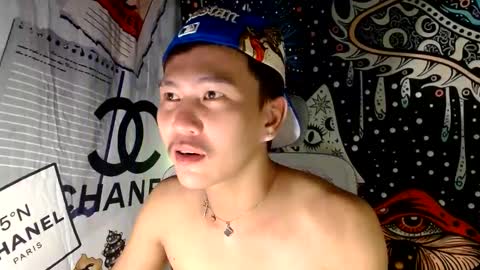 Snapshot of ralfhuge24 chatting on June 7, 7:56 am ralfhuge24 online show from June 7, 7:56 am