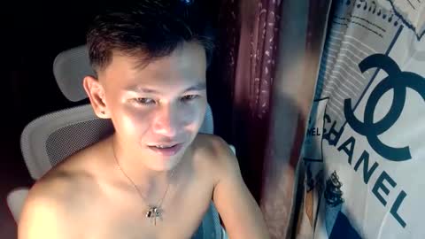 Snapshot of ralfhuge24 chatting on June 9, 10:54 pm ralfhuge24 online show from June 9, 10:54 pm