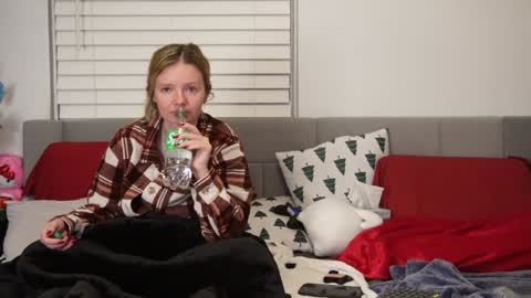 Snapshot of ramichick chatting on January 6, 1:31 am Rami online show from January 6, 1:31 am