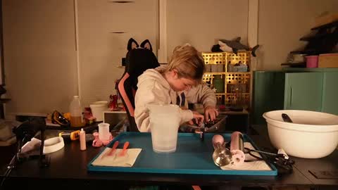 Snapshot of ramichick chatting on March 5, 5:07 am Rami online show from March 5, 5:07 am