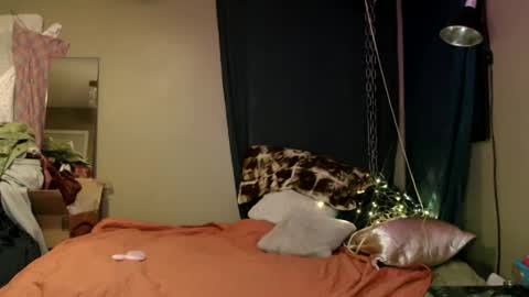    RAMONA Q   online show from February 27, 7:23 am