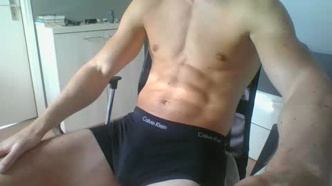ramonjoosse2001 online show from May 14, 11:50 am