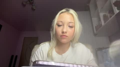 Snapshot of ranapfaffinger chatting on May 25, 6:25 pm Emma online show from May 25, 6:25 pm