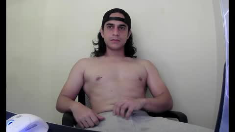 Snapshot of randomzombie chatting on April 19, 12:59 pm randomzombie online show from April 19, 12:59 pm