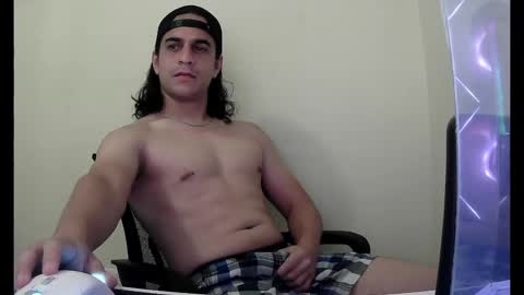 Snapshot of randomzombie chatting on April 23, 12:15 pm randomzombie online show from April 23, 12:15 pm