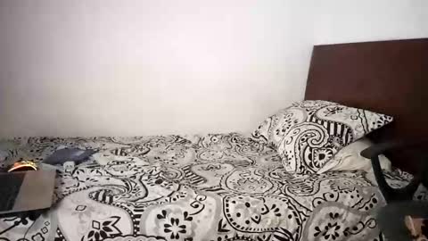 Snapshot of rangel_sex chatting on December 11, 1:37 am Rangel and Lola online show from December 11, 1:37 am