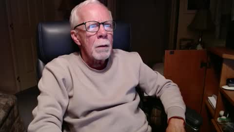 Snapshot of ranger1001 chatting on December 4, 9:57 pm ranger1001 online show from December 4, 9:57 pm