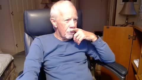 Snapshot of ranger1001 chatting on November 23, 8:52 pm ranger1001 online show from November 23, 8:52 pm