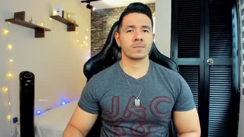 Jonas online show from February 25, 8:51 pm