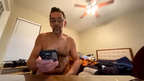 ranuzzi26 online show from December 20, 1:45 am