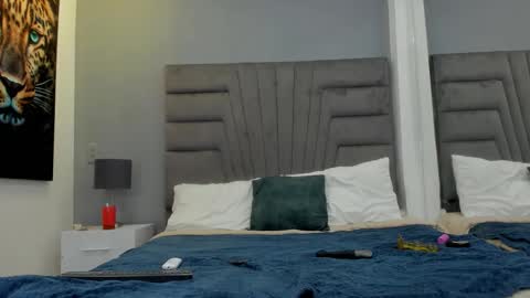 Snapshot of raphael_nyon chatting on February 1, 4:00 am Raphael Nyon online show from February 1, 4:00 am