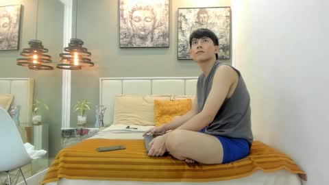 Snapshot of raphael_nyon chatting on March 7, 4:42 am Raphael Nyon online show from March 7, 4:42 am