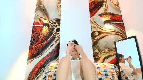 Snapshot of raphael_nyon1 chatting on May 2, 4:17 am raphael_nyon1 online show from May 2, 4:17 am