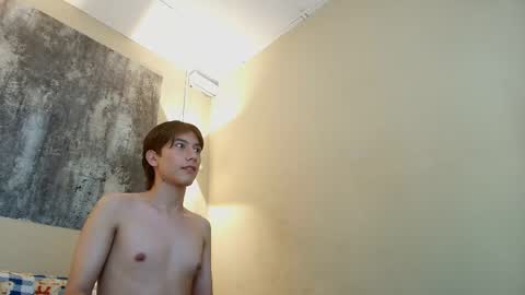 Snapshot of raphael_nyon1 chatting on May 5, 3:53 pm raphael_nyon1 online show from May 5, 3:53 pm