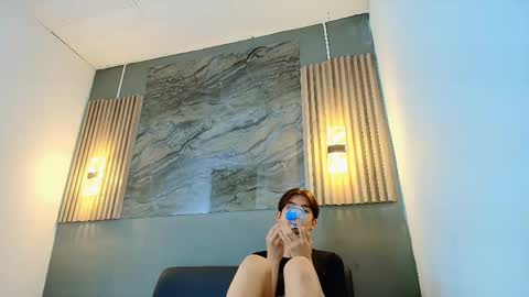 Snapshot of raphael_nyon1 chatting on May 12, 12:35 pm raphael_nyon1 online show from May 12, 12:35 pm
