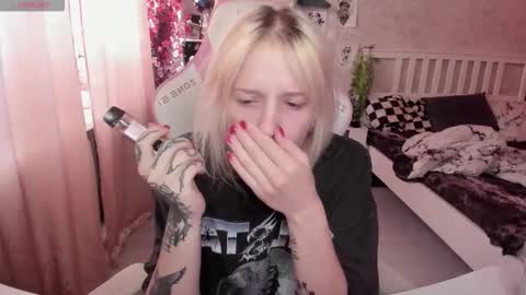 Snapshot of rapunzel_cute chatting on October 8, 1:31 pm Rapunzel online show from October 8, 1:31 pm