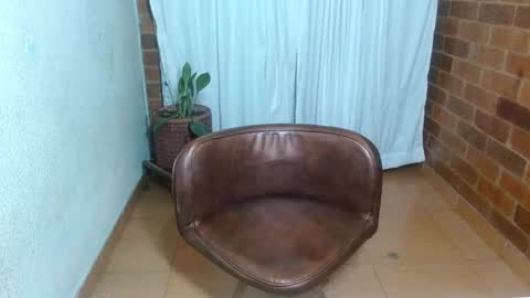 Snapshot of raquel_gh chatting on December 5, 11:51 pm Raquel online show from December 5, 11:51 pm