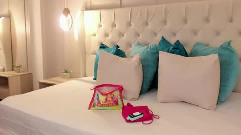 Raquel Moon online show from April 17, 5:38 pm