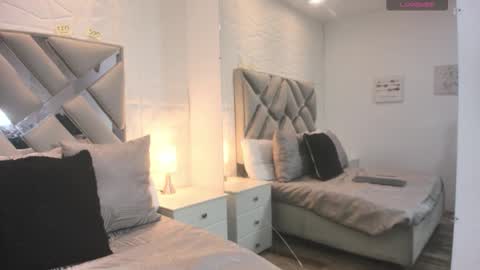 Raquel Moore  online show from September 22, 11:29 pm