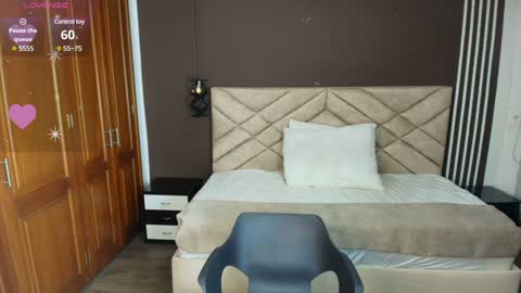 Raquel online show from February 3, 11:42 am