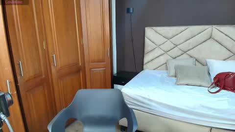 Raquel online show from October 28, 7:27 pm