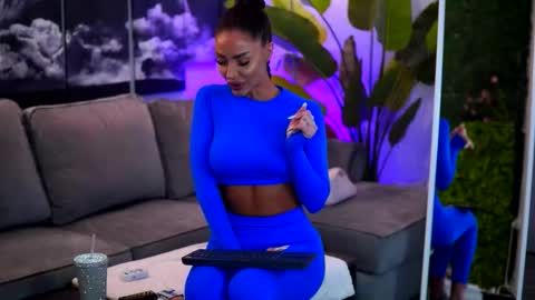 Raquelle online show from February 6, 10:29 am