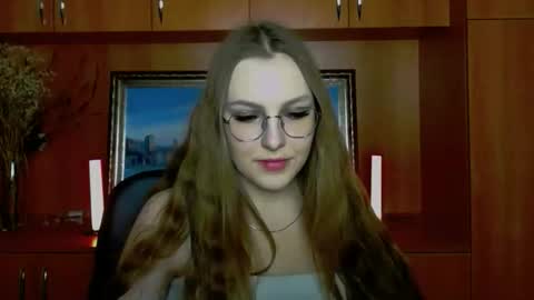 raspberry0101 online show from December 3, 2:26 pm