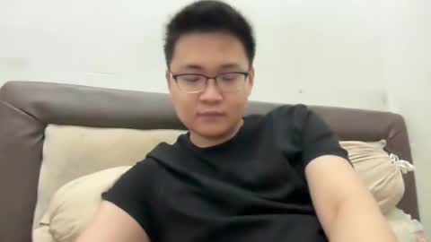 Snapshot of ratedepic17 chatting on October 27, 7:40 pm randomnaut online show from October 27, 7:40 pm