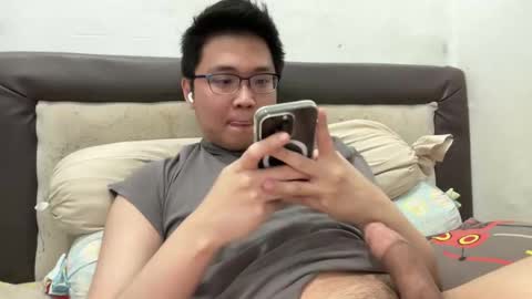 Snapshot of ratedepic17 chatting on November 22, 7:24 pm randomnaut online show from November 22, 7:24 pm