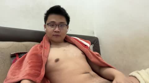 Snapshot of ratedepic17 chatting on December 18, 8:04 pm randomnaut online show from December 18, 8:04 pm