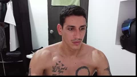 Snapshot of raul240335 chatting on June 25, 2:44 am Raul online show from June 25, 2:44 am