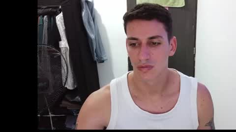 Snapshot of raul240335 chatting on July 15, 10:37 pm Raul online show from July 15, 10:37 pm