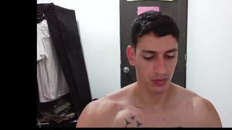 Snapshot of raul240335 chatting on July 26, 1:51 pm Raul online show from July 26, 1:51 pm
