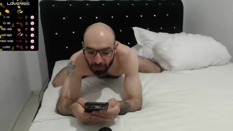 RaulWildBoy27 online show from April 22, 5:58 pm