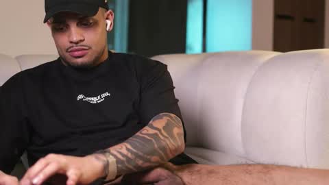 Snapshot of rausch77 chatting on December 15, 6:39 am rausch77 online show from December 15, 6:39 am