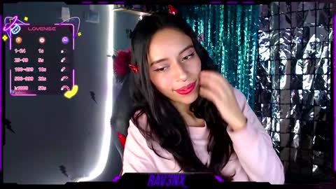   online show from November 3, 8:04 am