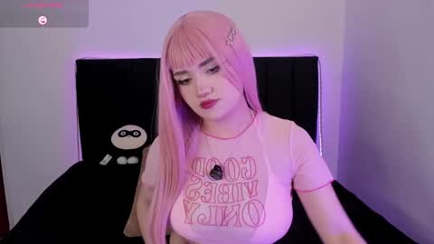 Snapshot of raven__white1 chatting on March 11, 11:37 pm Raven online show from March 11, 11:37 pm