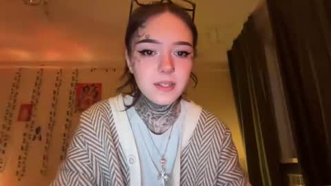 raven_armor online show from July 9, 6:12 pm