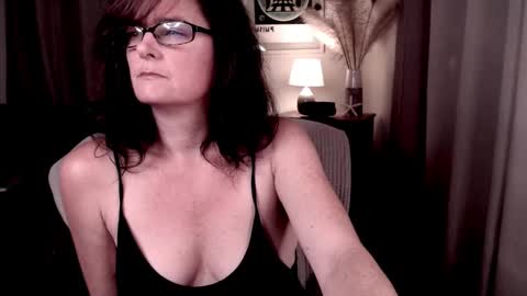 Snapshot of raven_feathers chatting on October 13, 11:16 pm Roxanneredlight59 online show from October 13, 11:16 pm